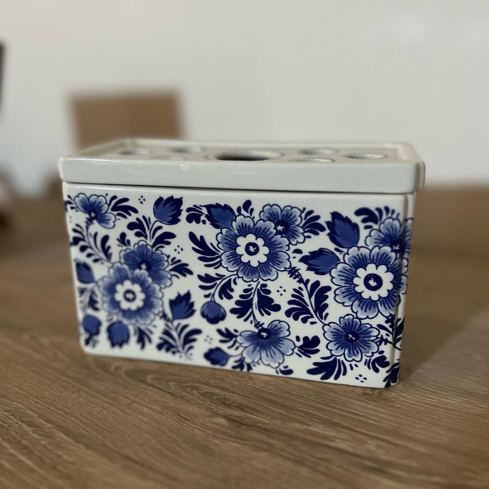 DELFT blue tulip vase